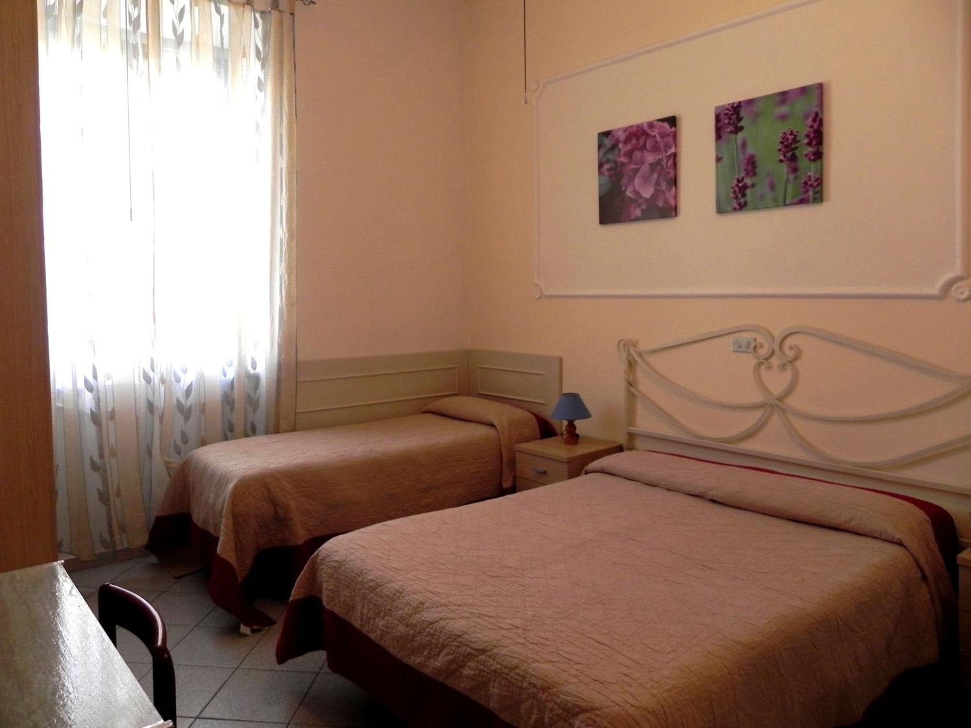 Hotel Ondina Viareggio Buitenkant foto