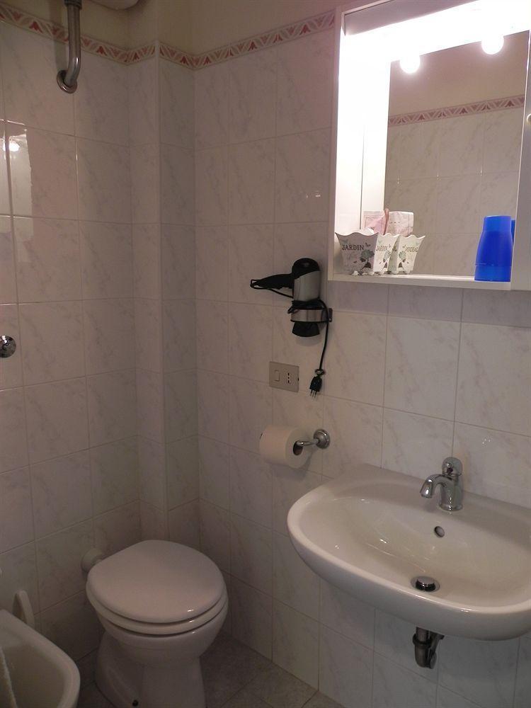Hotel Ondina Viareggio Buitenkant foto