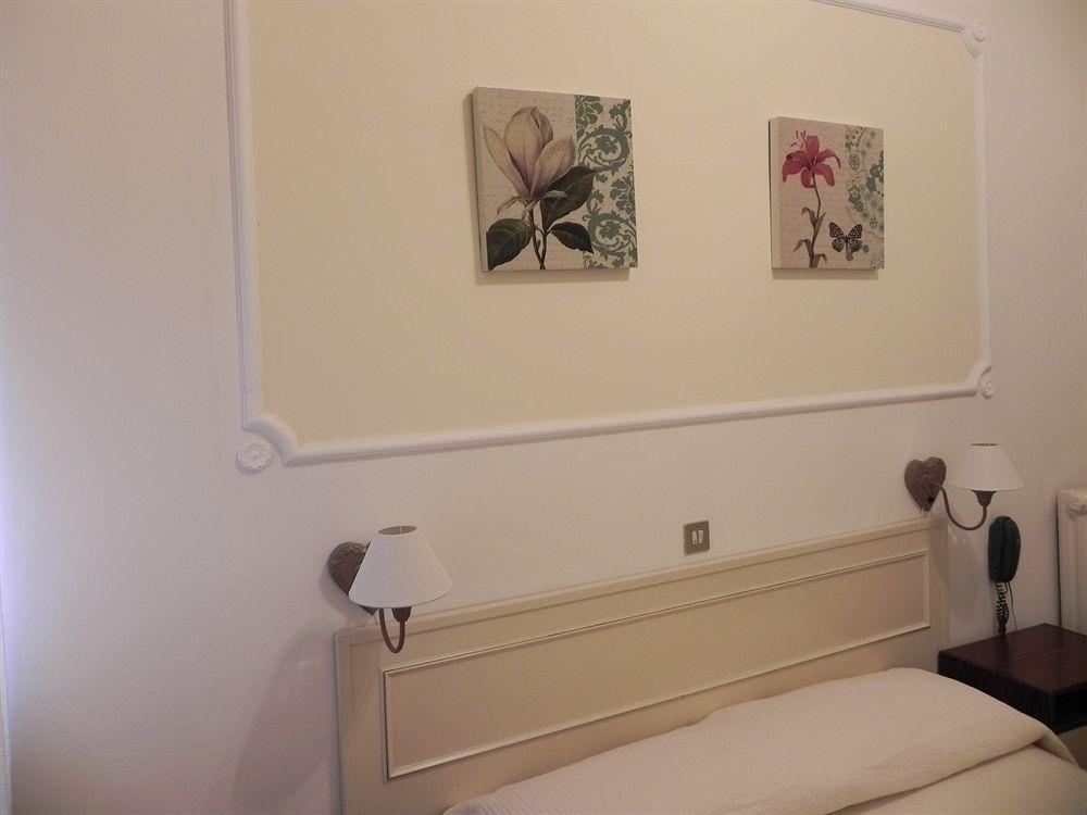Hotel Ondina Viareggio Buitenkant foto