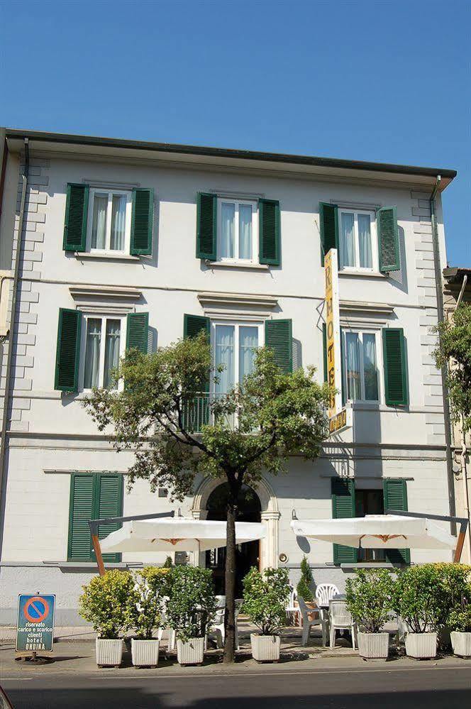 Hotel Ondina Viareggio Buitenkant foto