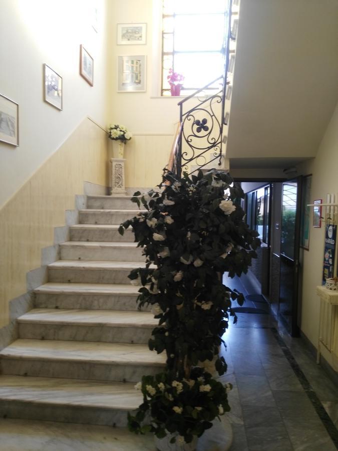 Hotel Ondina Viareggio Buitenkant foto